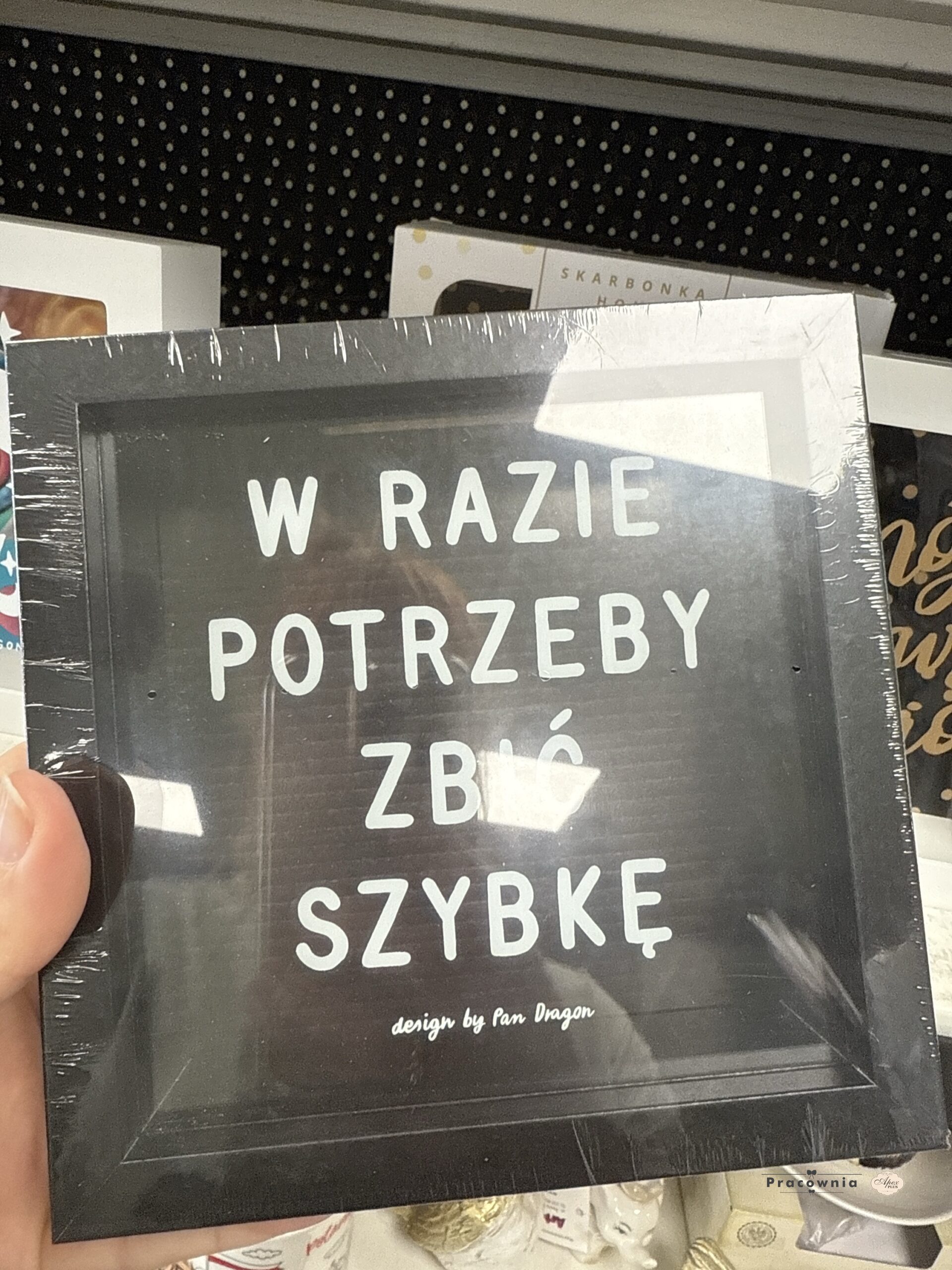 Skarbonka W razie potrzeby zbić szybkę