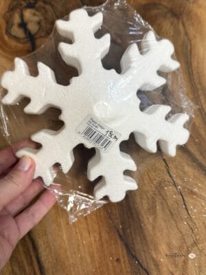 Płatek śniegu styropianowy 18 cm