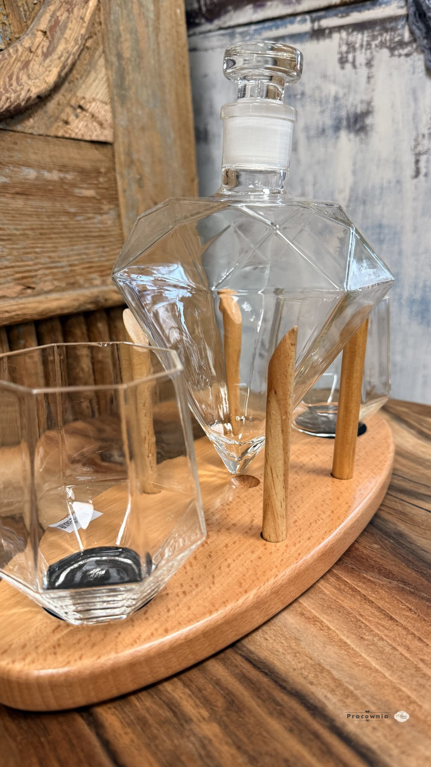 Szklana karafka DIAMOND z dwoma szklankami - obrazek 3