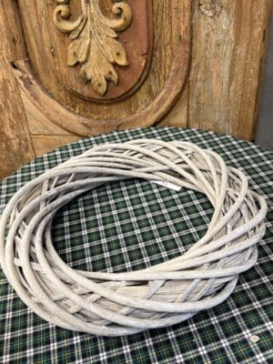 Wianek wiklinowy szary 35 cm