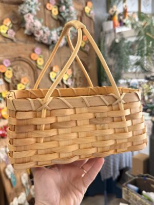 Koszyczek z plecionki drewnianej