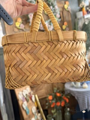 Koszyk z plecionki drewnianej