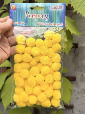 Pompony dekoracyjne żółte 2 cm – 60 sztuk do rękodzieła i DIY