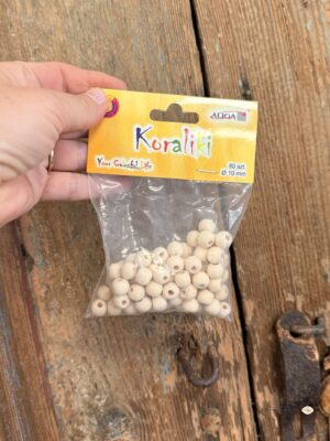Koraliki drewniane naturalne 10 mm z otworem 3 mm – 80 szt. do biżuterii, makramy i DIY