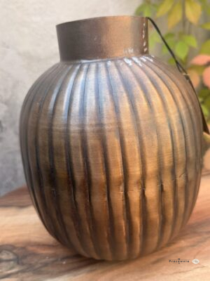 „Rustic”Wazon aluminiowy brązowy 25 cm – ryflowany wazon dekoracyjny.