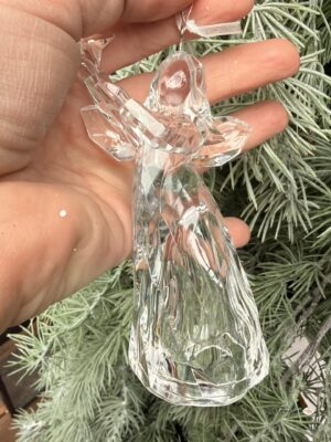 Anioł z polistyrenu – iryzujące wykończenie, transparentny, 3 wzory/kolory, dł. 5.5 cm x szer. 4 cm x wys. 11 cm